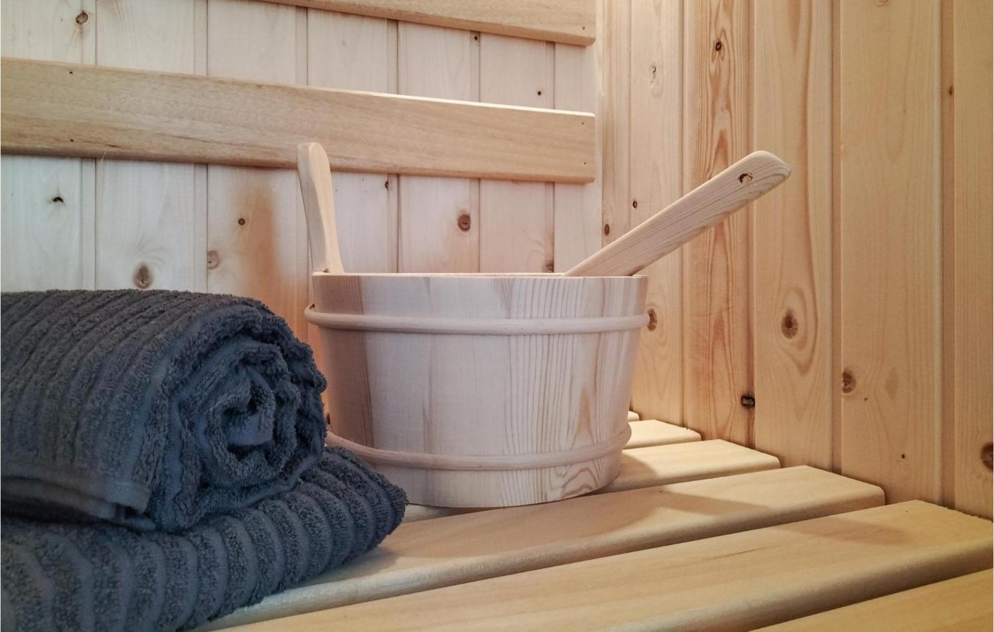 Cozy Home In Oosterwolde With Sauna Экстерьер фото